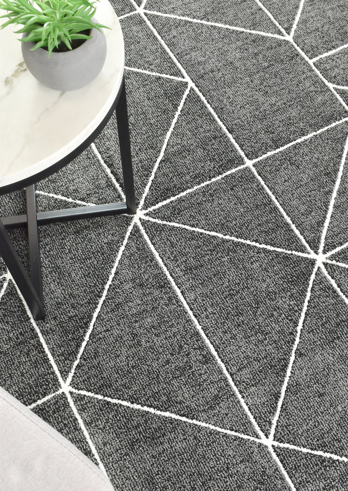 Vicinal Bibber Black Rug