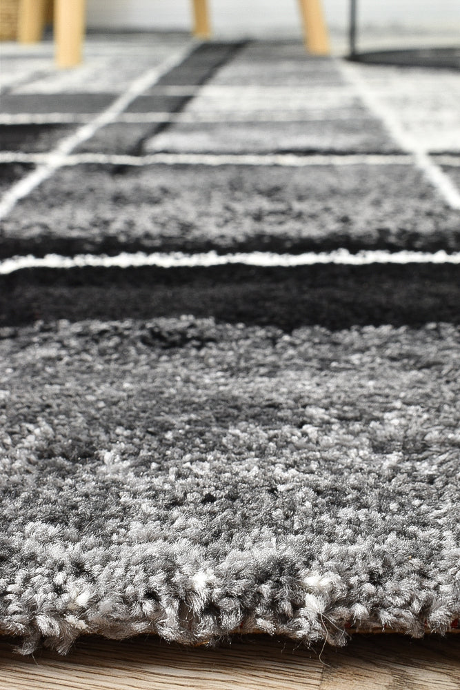 Pompon Verge Grey Black Rug