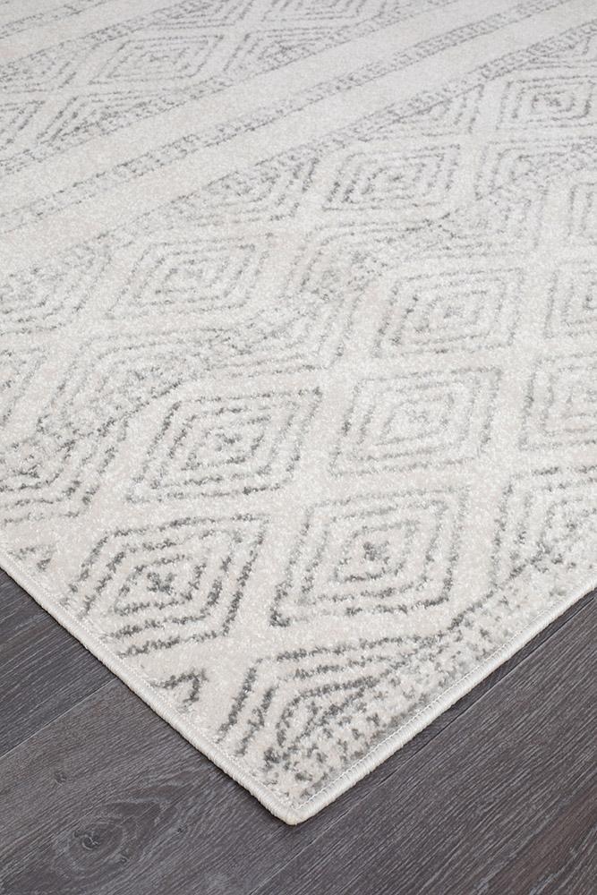 Gynama White And Grey Tribal Rug