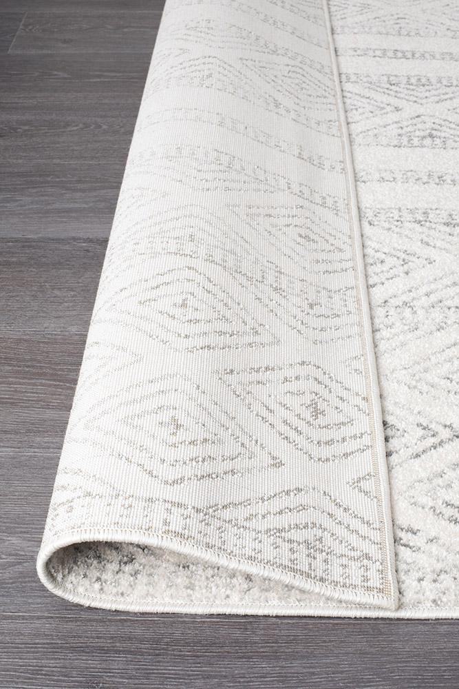Gynama White And Grey Tribal Rug