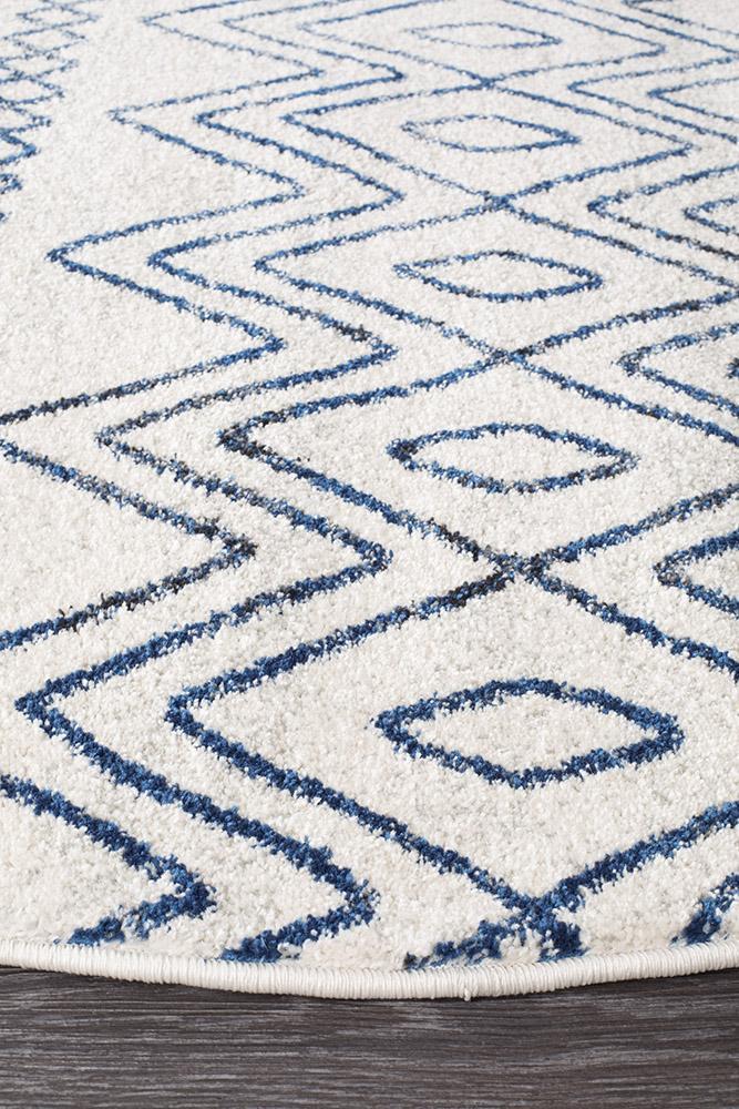 Gynama White Blue Rustic Tribal Round Rug