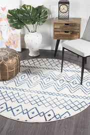 Gynama White Blue Rustic Tribal Round Rug