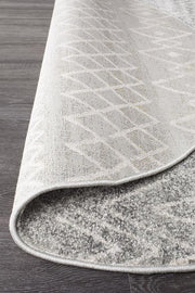 Gynama Silver Tribal Round Rug