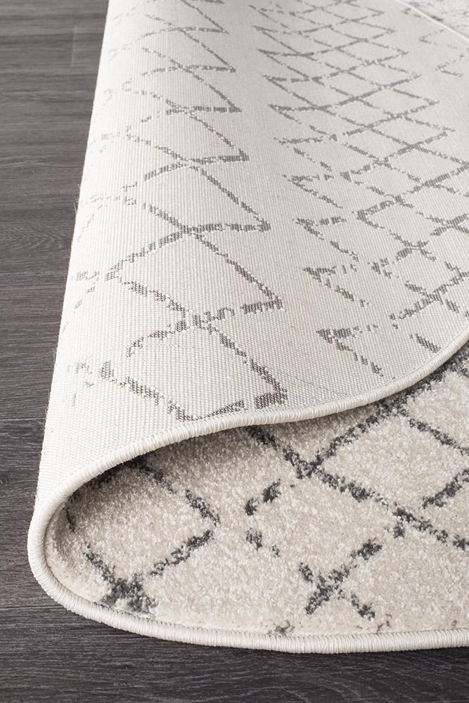 Gynama White Grey Tribal Round Rug