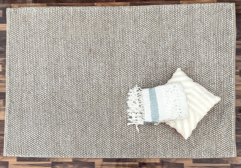 Pellet Arrow Solid Beige Rug