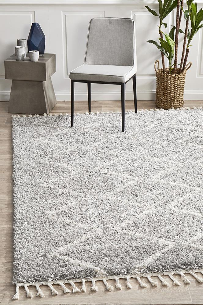 Xanthous Silver Rug