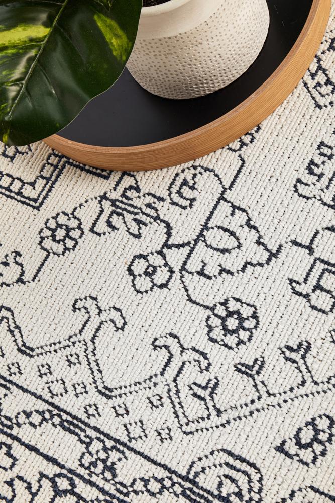 Littoral Beauteous White Rug