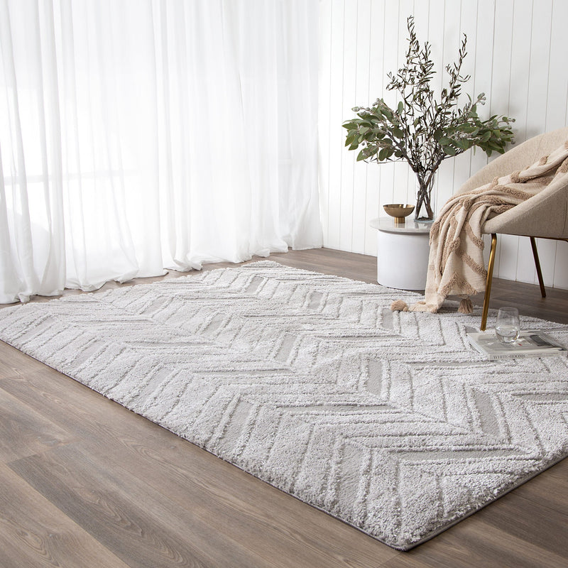 Touchy Chevron Silver Shag Rug