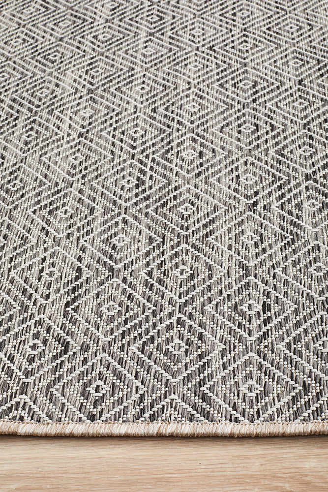 Courtyard Deck  Grey Runner Rug
