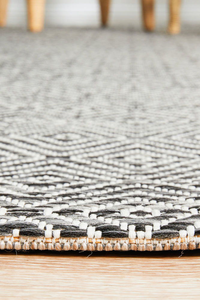 Courtyard Deck  Grey Rug