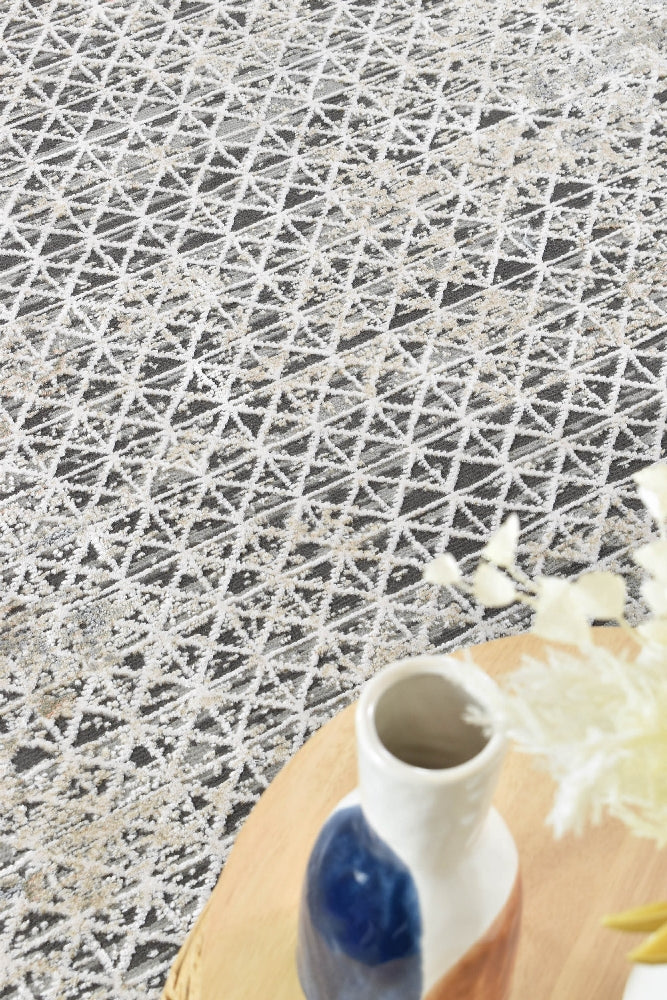 Venessa Swift Beige Trellis Rug