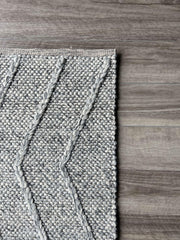 Zig Zag Spotted Grey Rug