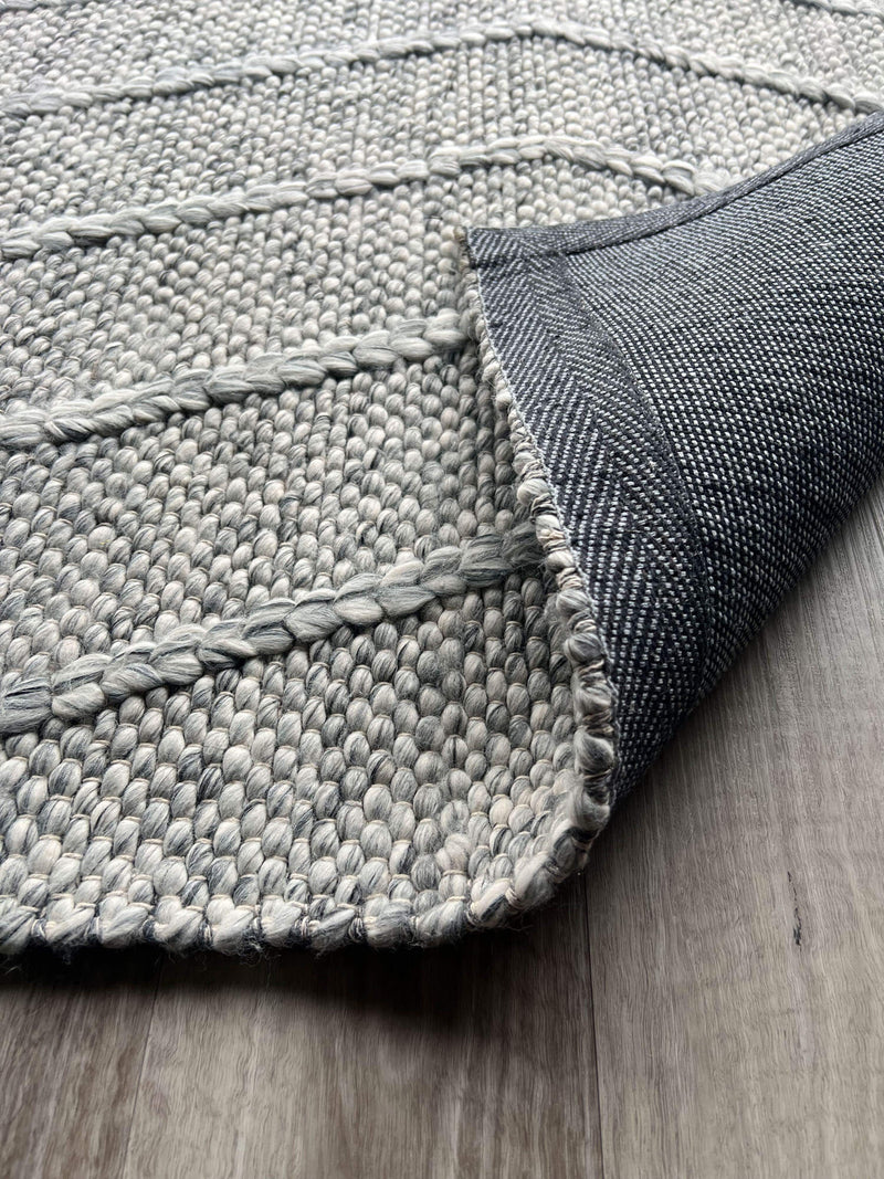 Zig Zag Spotted Grey Rug