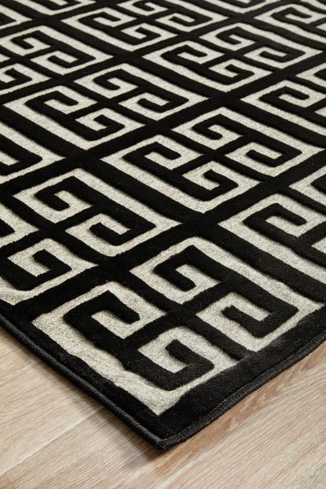 Edfu Maze Black & Gold Rug